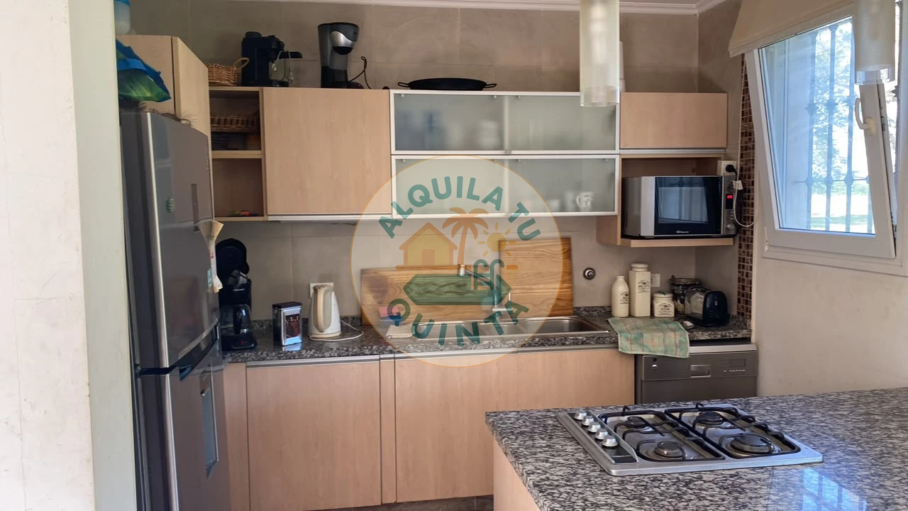 Cocina equipada - Estancia N.º 15 — Lobos