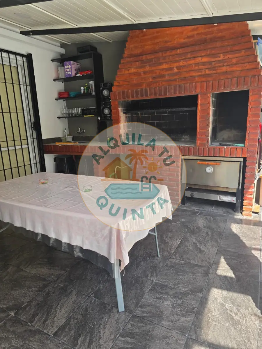 Detalle de la propiedad - Quincho N.º 5 — Pileta climatizada — Gerli, Avellaneda