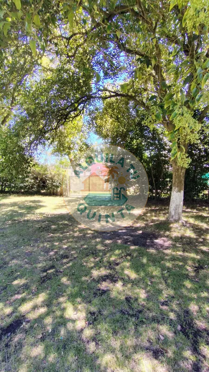Pileta y parque - Quinta N.º 8 — Francisco Álvarez