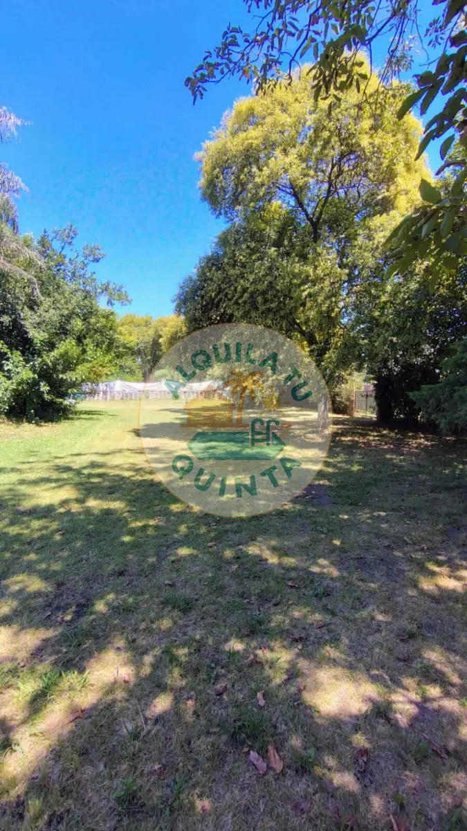 Pileta y parque - Quinta N.º 8 — Francisco Álvarez